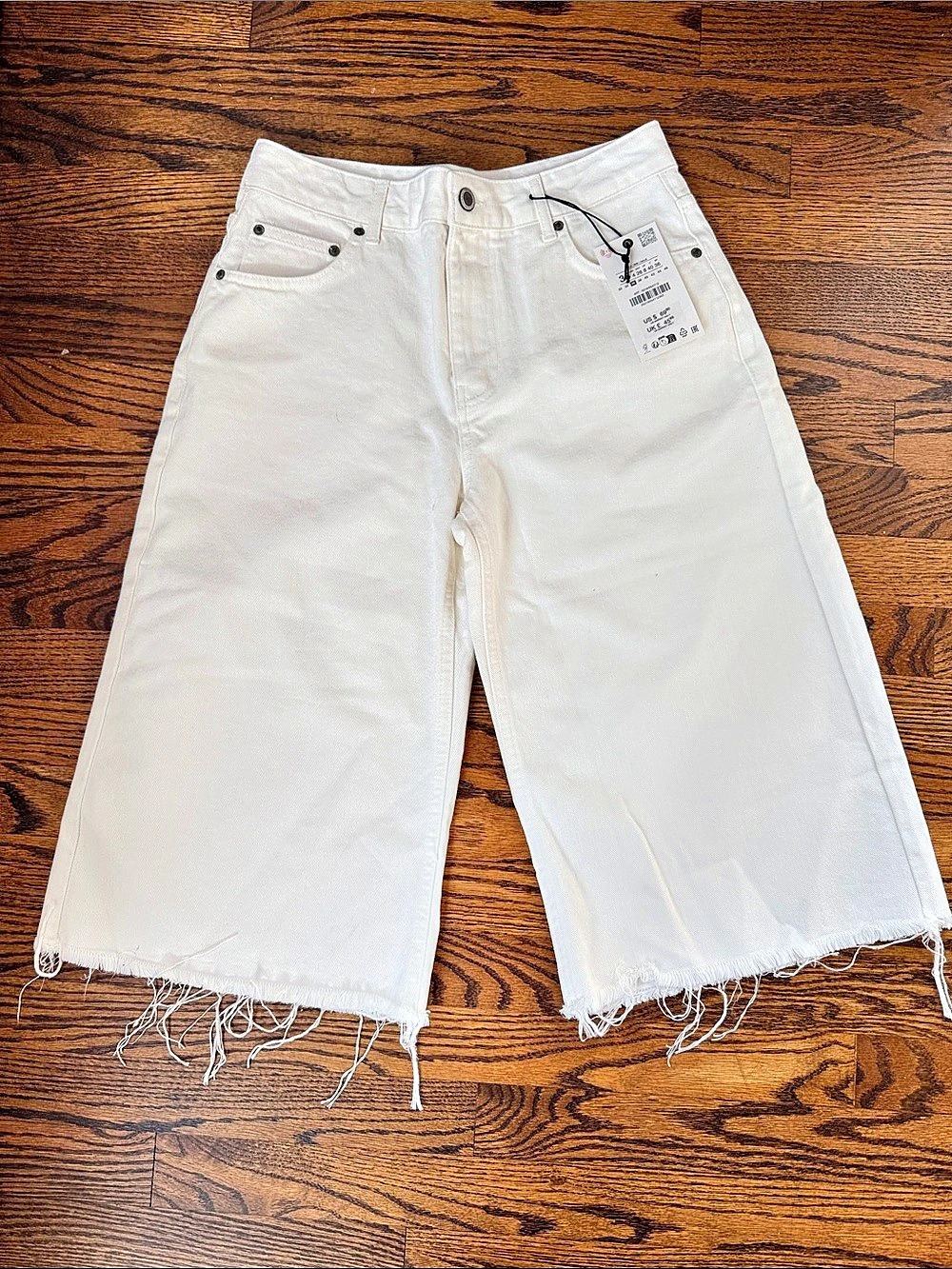 Zara Z1975 Raw Hem long shorts in White Size 36 (US 4) NWT